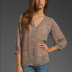 Joie Page Dot Top in acorn